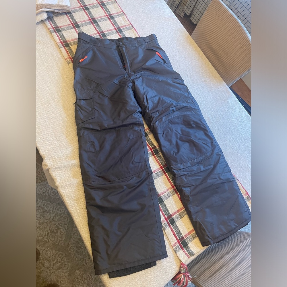 Kids snow pants size 16/18